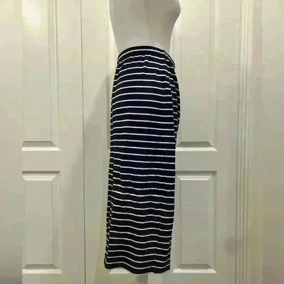 ✨Navy blue and white striped maxi shirt. Max studio size small - Picture 2 of 4